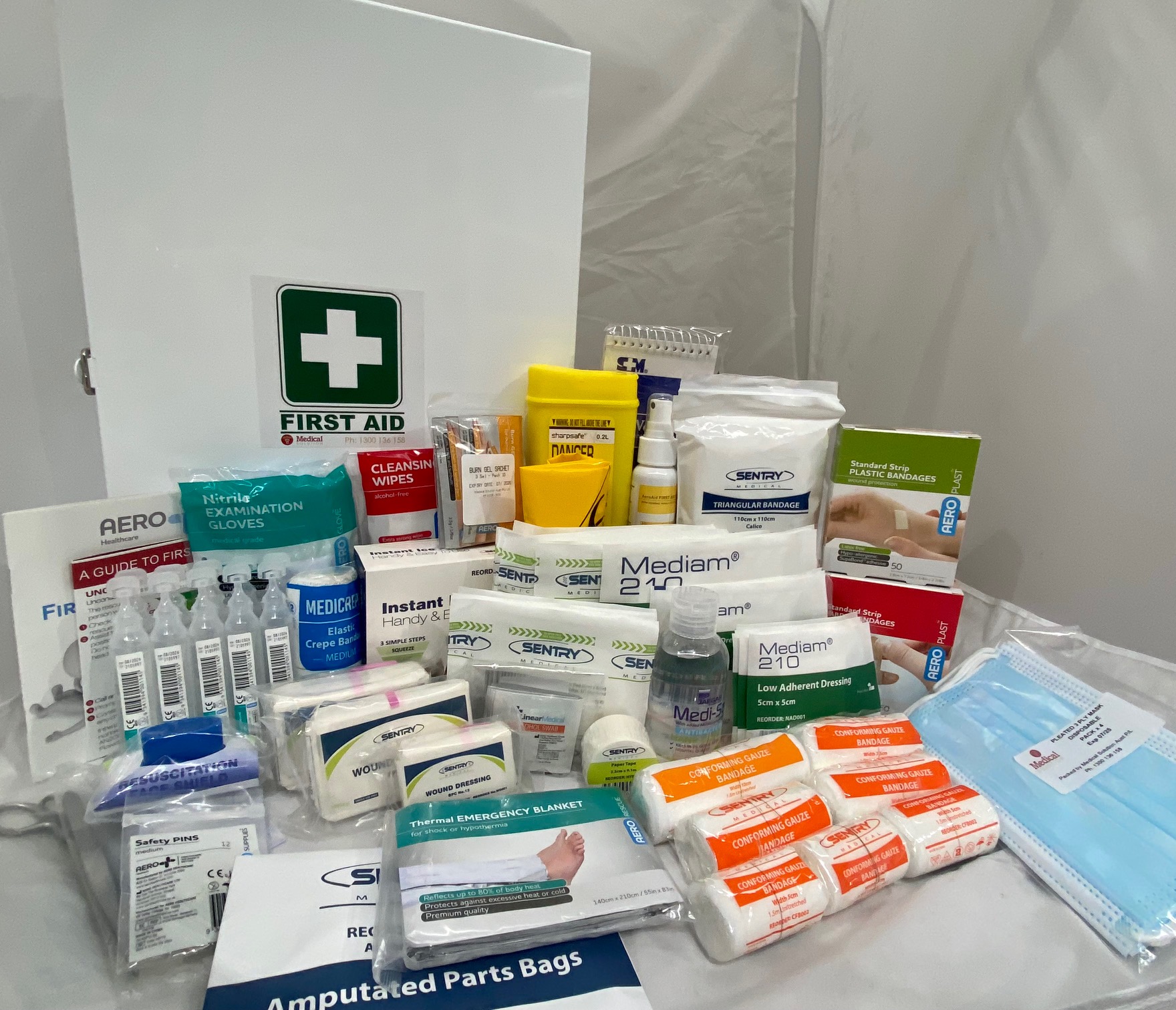 Small Workplace First Aid Kit (1-10people) 1 Small Workplace First Aid Kit (1-10people)